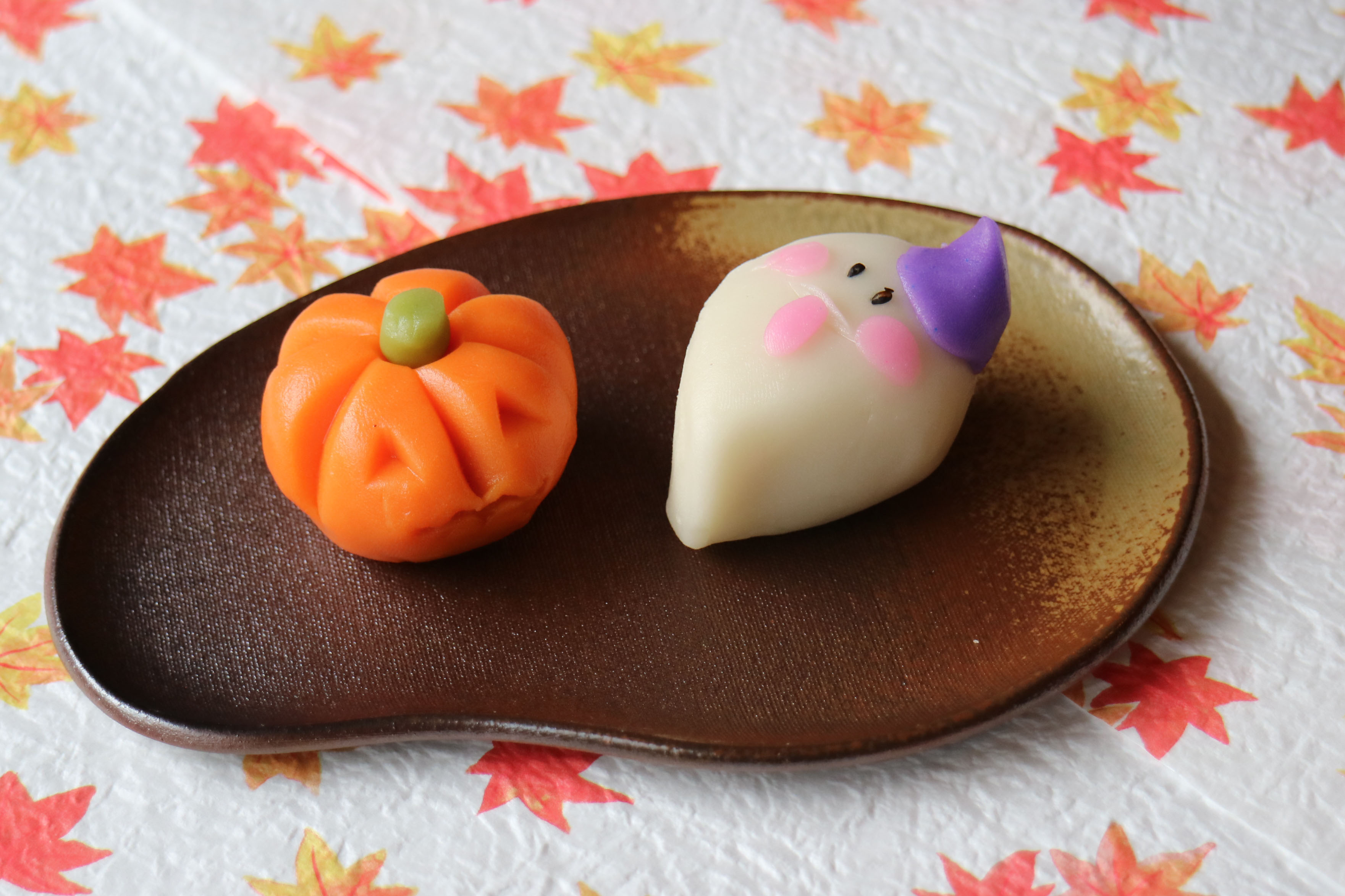 ハロウィンの生菓子作り