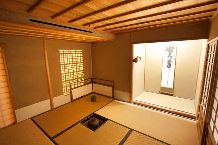 福井県陶芸館の茶室の内装写真1