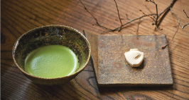 越前焼の器でいただくお抹茶と和菓子